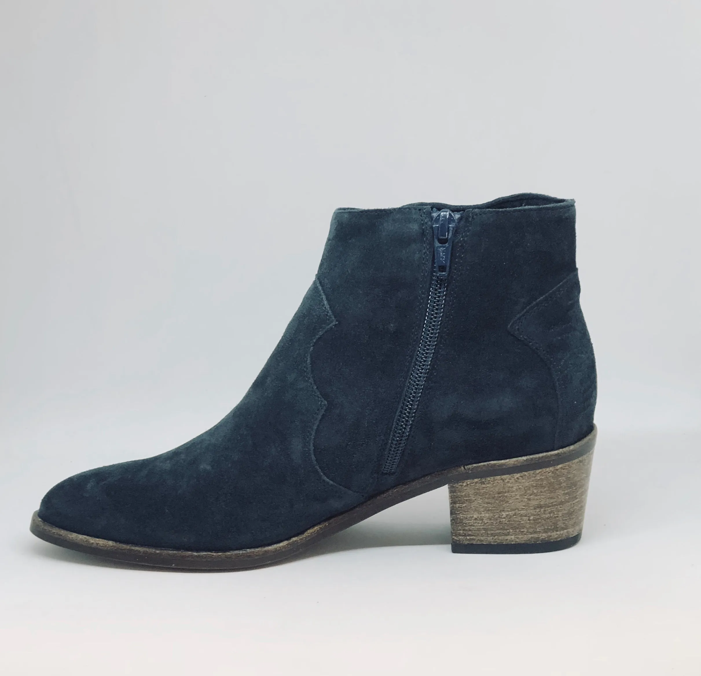 BOOTS ANN TUIL PASSAGE