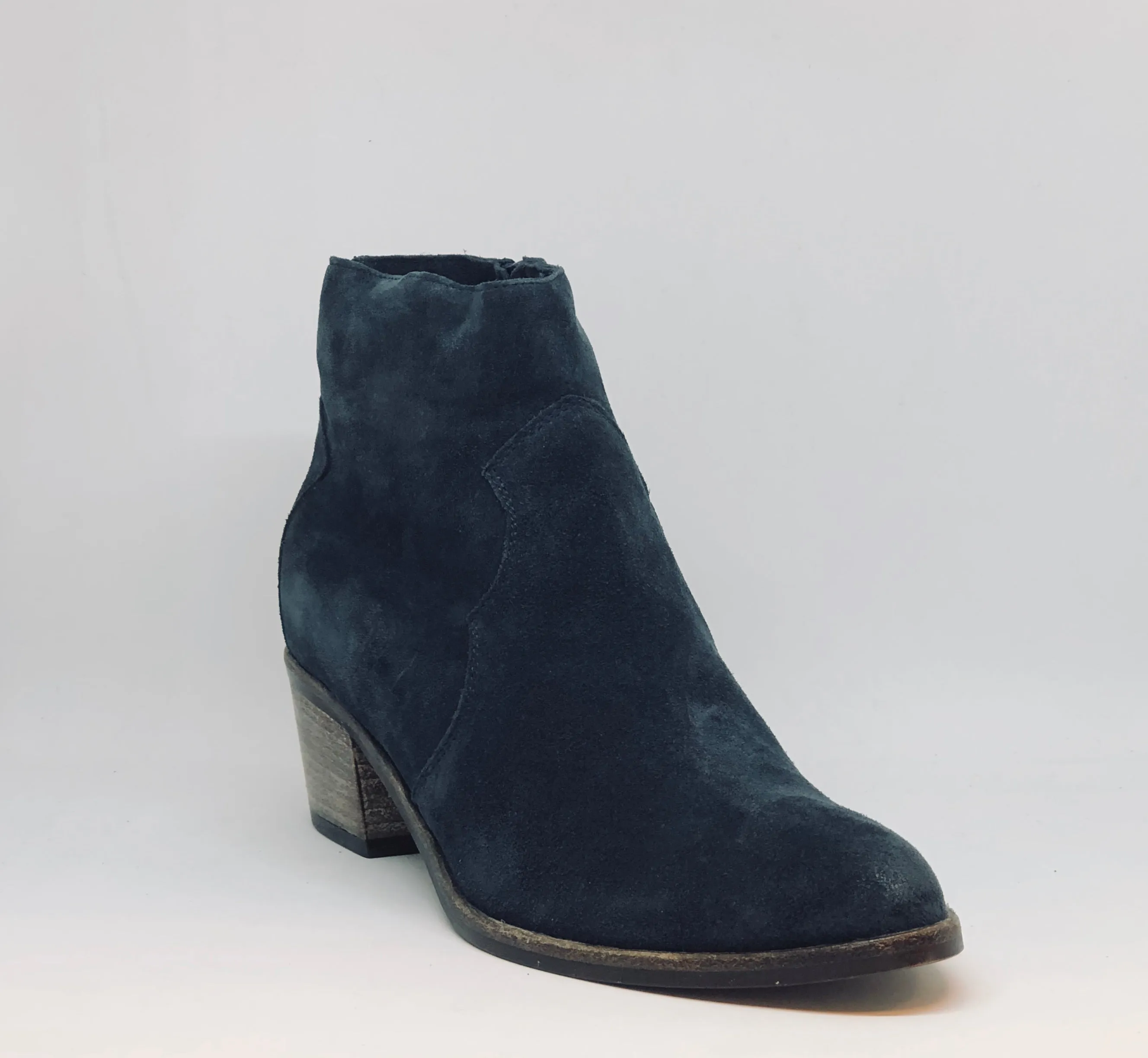 BOOTS ANN TUIL PASSAGE