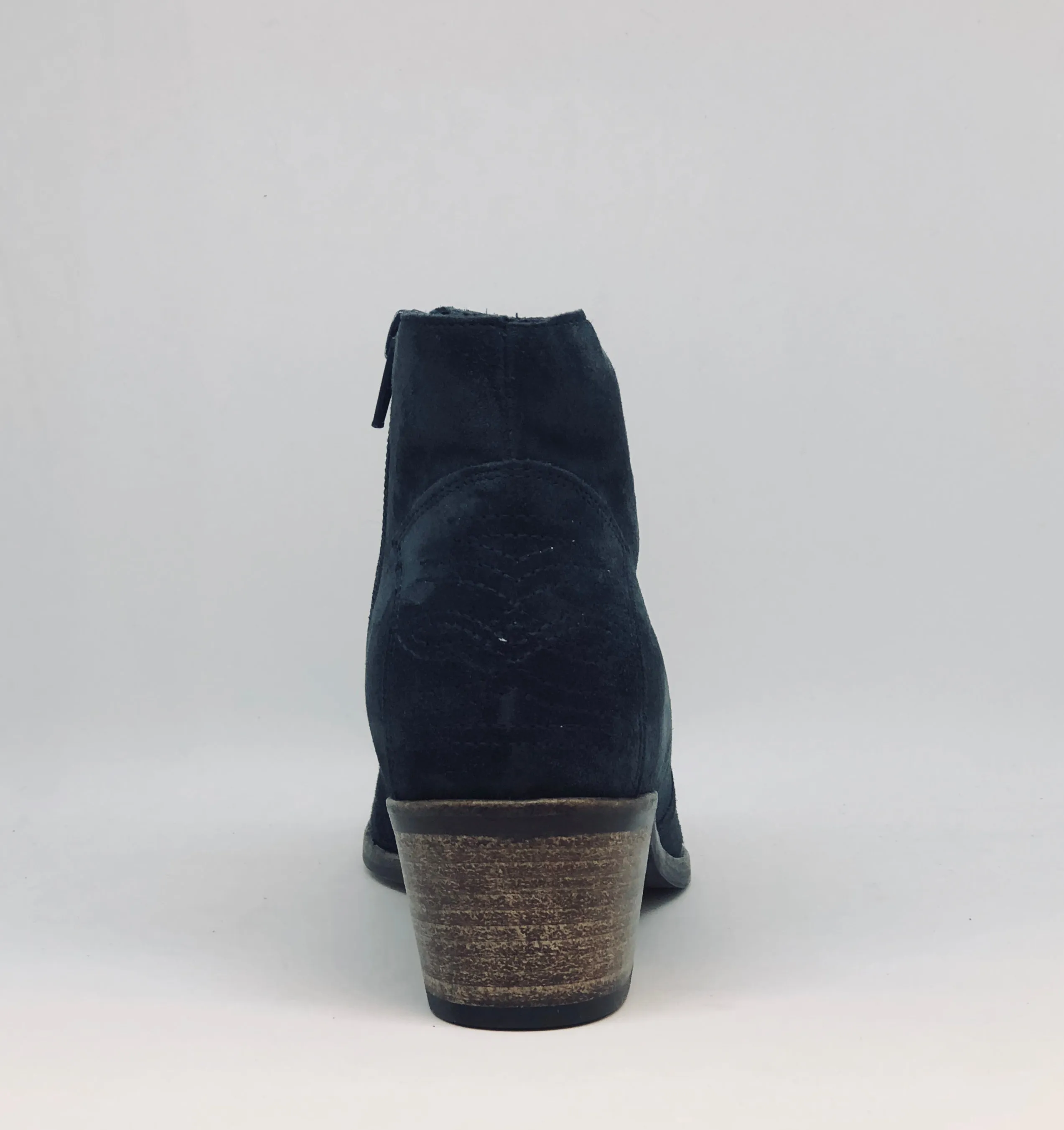BOOTS ANN TUIL PASSAGE