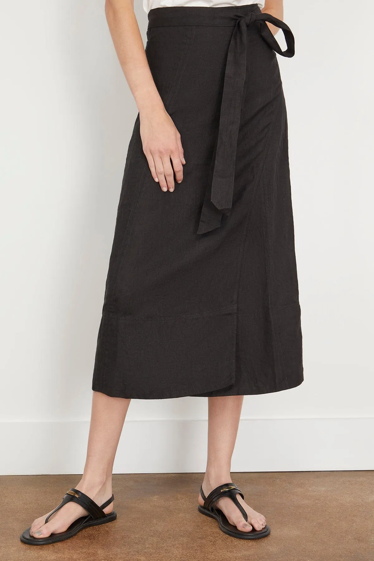 De Vera Wrap Skirt in Black