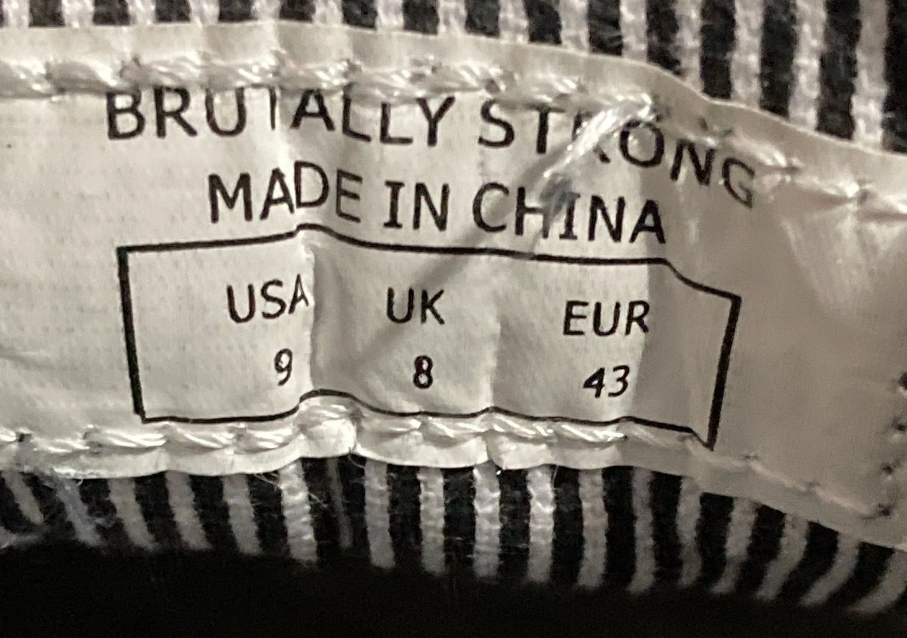 GORILLA BRUITILY STRONG Men's Size 9 Quilted Shoes Sneakers Black