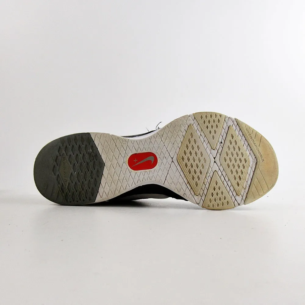 NIKE Air Strong